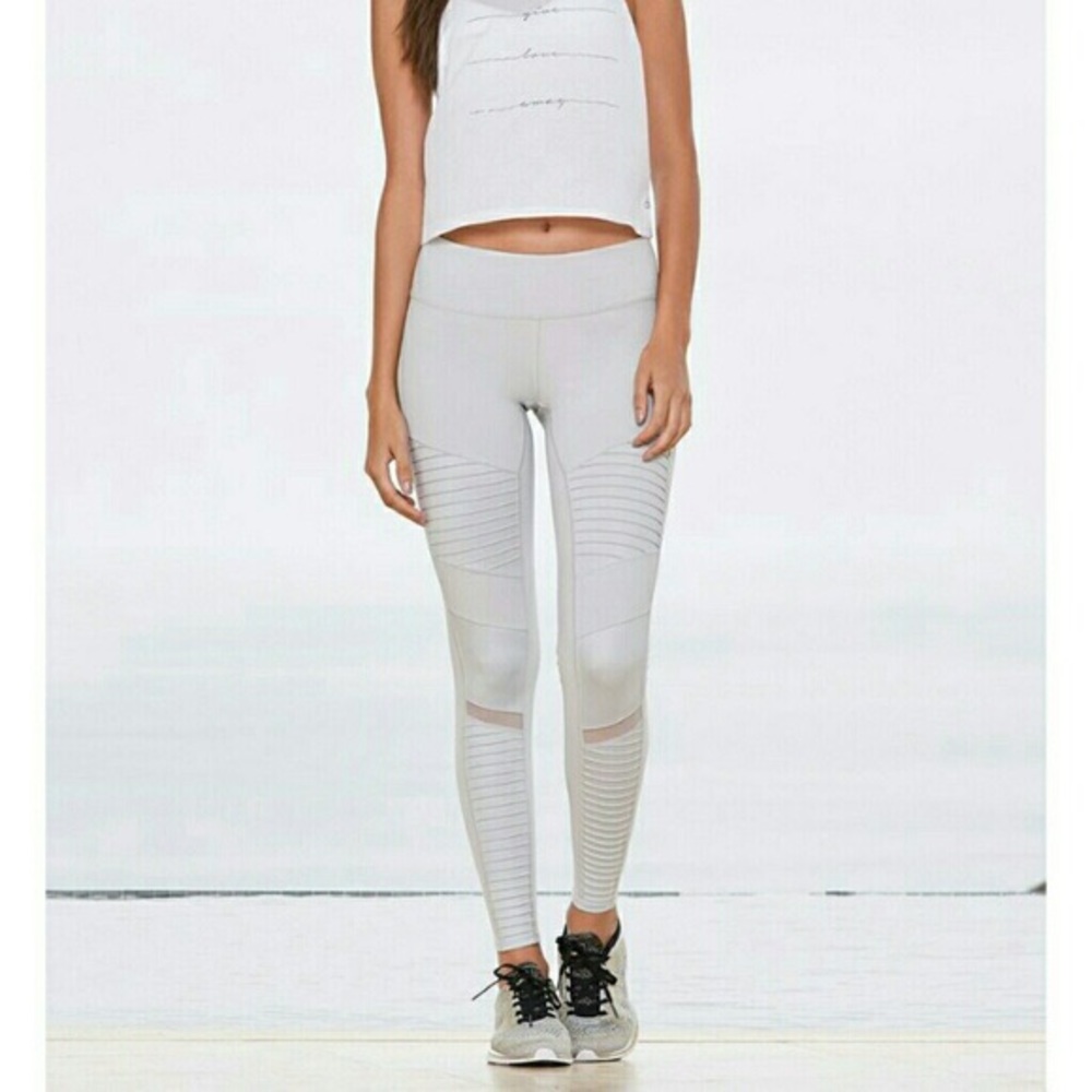 Gently worn alo moto leggings size small